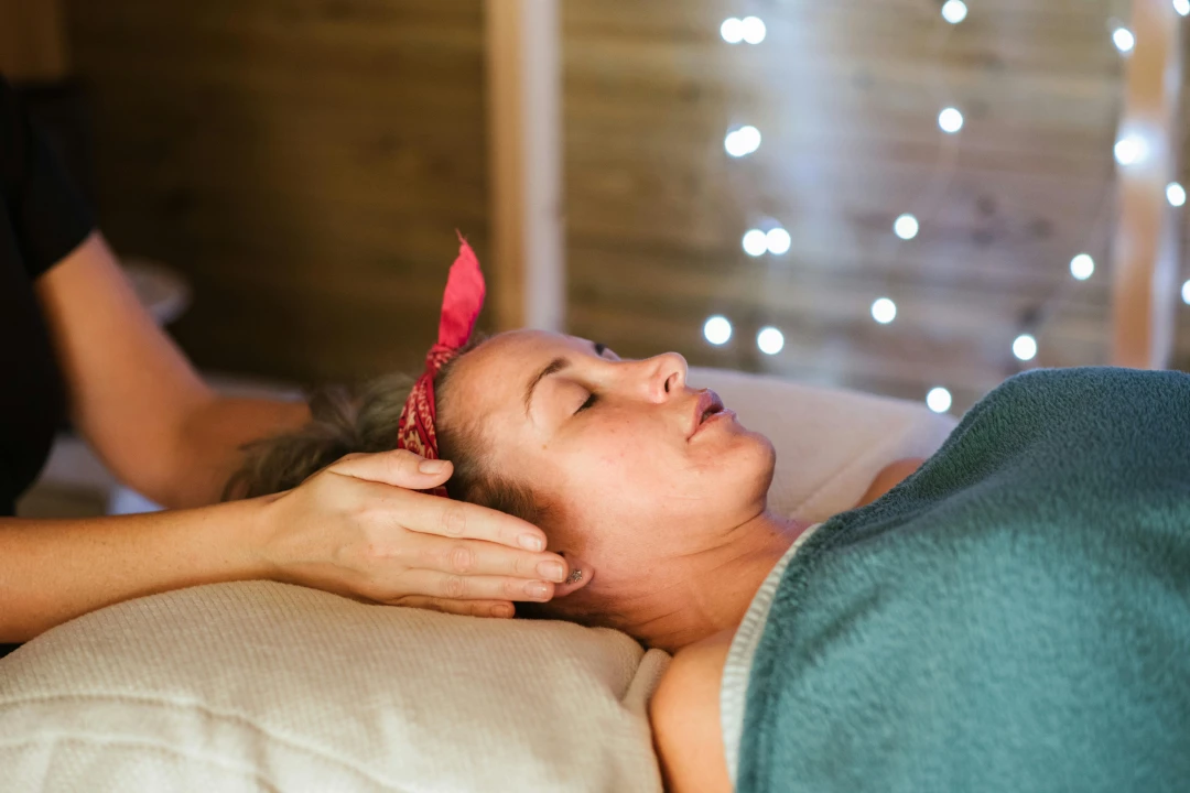 Comment les soins énergétiques peuvent aider à retrouver l’équilibre intérieur